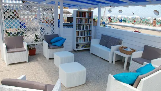 SPAZIO LETTURA SPIAGGIA SPAZIO LETTURA SPIAGGIA